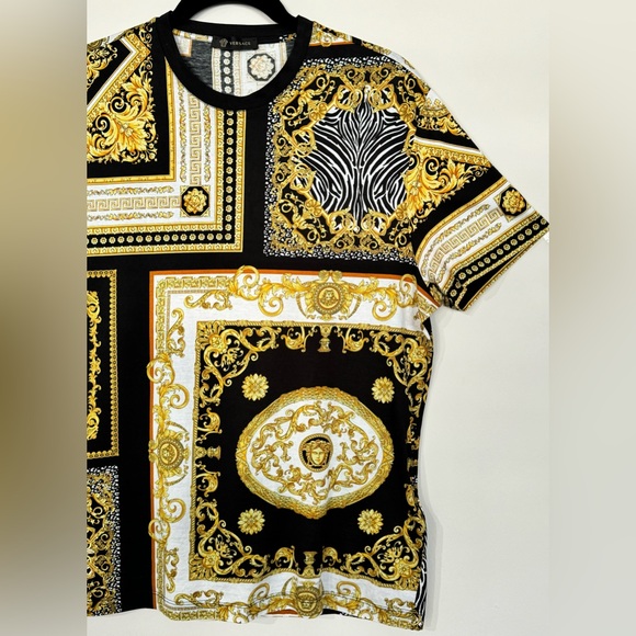 Authentic! Gianni Versace Medusa print T-shirt size L slim fit like new! - Picture 3 of 16